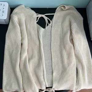 Never worn size L sweater